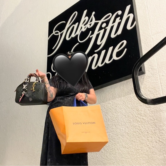 Meet your Posher, Luxe_Madame - Picture 2 of 3